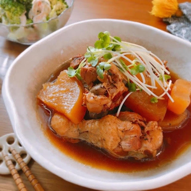 ほろほろ♡手羽元と大根のコーラ煮