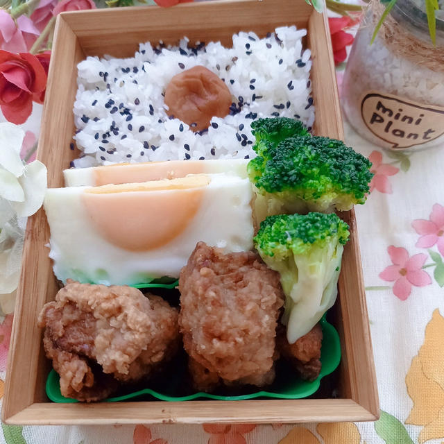 唐揚げと目玉焼き弁当〖のっけ弁当〗