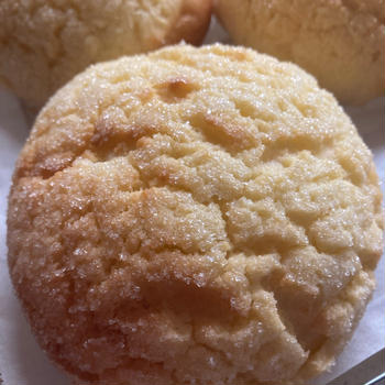 ザクザクメロンパンと晩ご飯(スペアリブ)