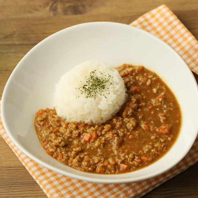 生で！まるごと冷凍キーマカレーのレンジで簡単作り方。生で冷凍するからこそ、ざらつきなしの絶品カレー