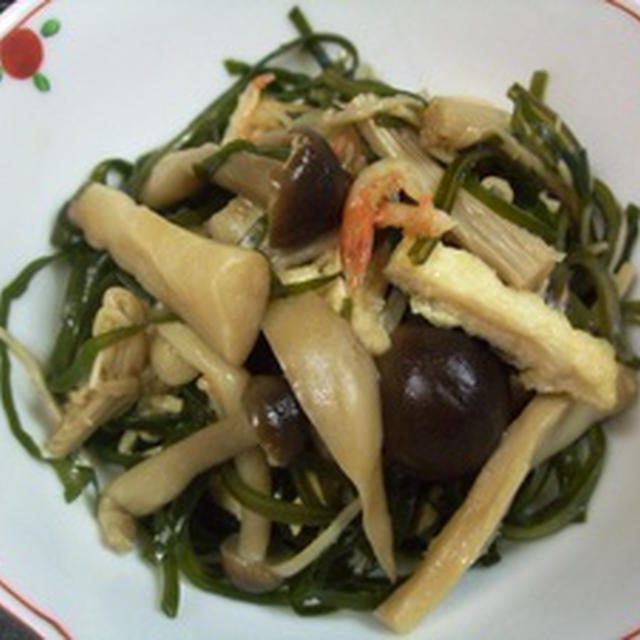 生昆布ときのこの煮物