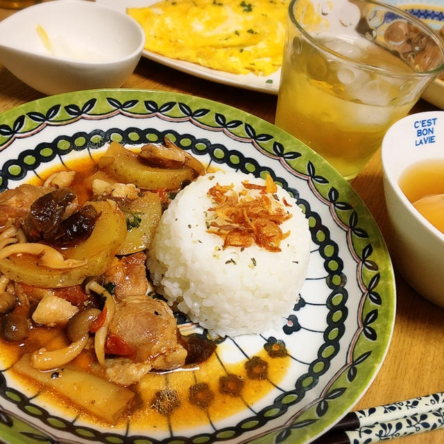 チキンとプルーンのトマト煮込み。