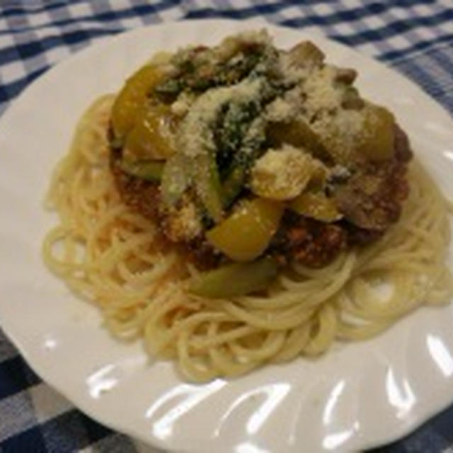 「早ゆでパスタ」で彩り野菜のスパゲティボロネーゼ