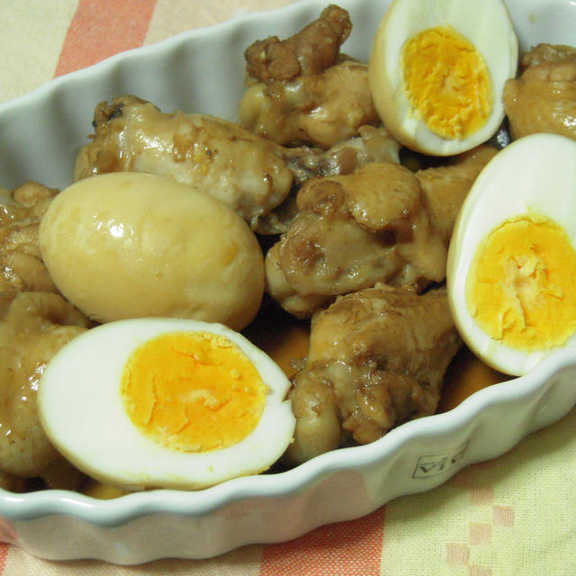 鶏手羽元とゆで卵のつや煮＋大根の煮物