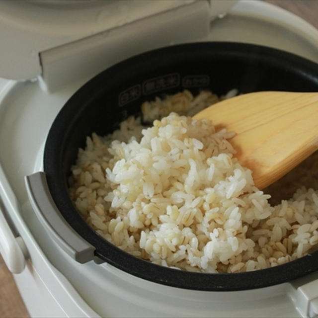 【楽らく♪料理レッスン】雑穀ごはんと白米をひとつの炊飯器で炊く方法