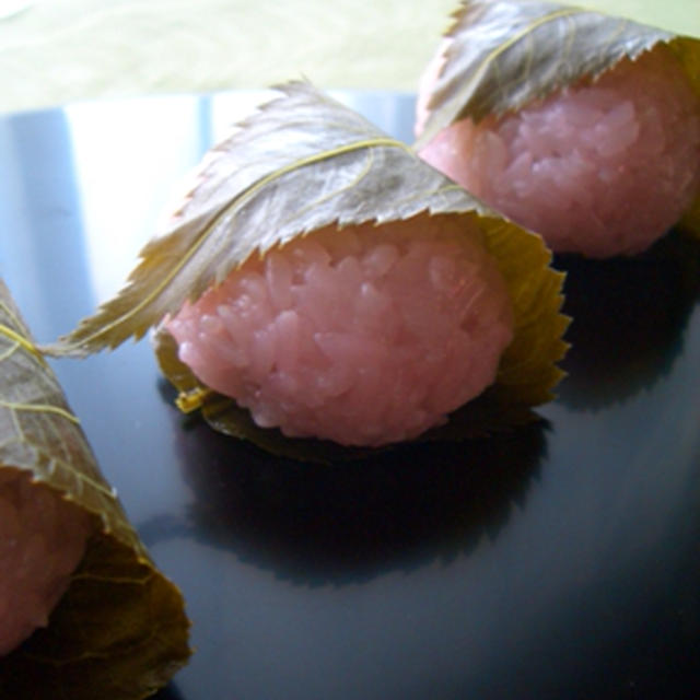 もち米で作る桜餅