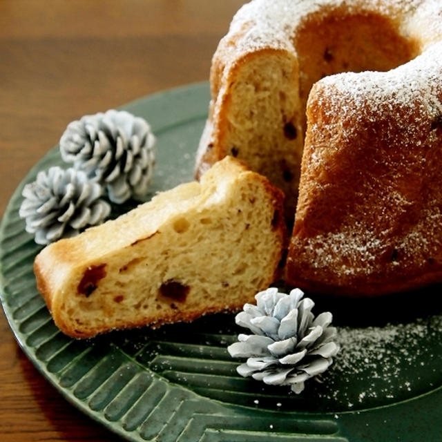 クリスマスのパン・・ラム香るクグロフにゃ♪