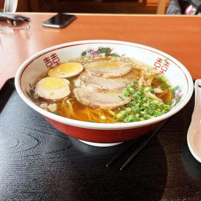 湯乃蔵ラーメンを啜るのを見る 〜風呂上がりの一杯〜
