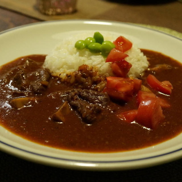 デミ缶で簡単♪ブラウンマッシュルームのハヤシライス