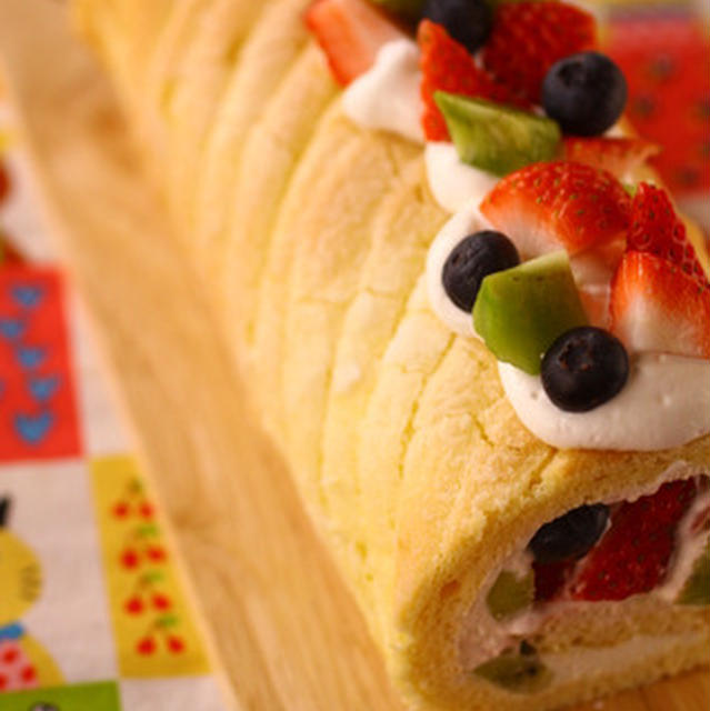 誕生日ケーキ シャルロットロールケーキ By 苺ママさん レシピブログ 料理ブログのレシピ満載