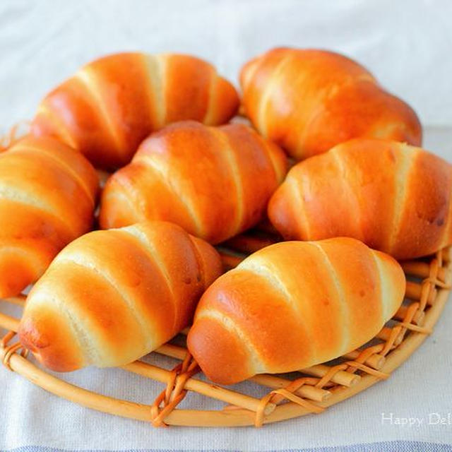 ロールパンでチキンカツサンド