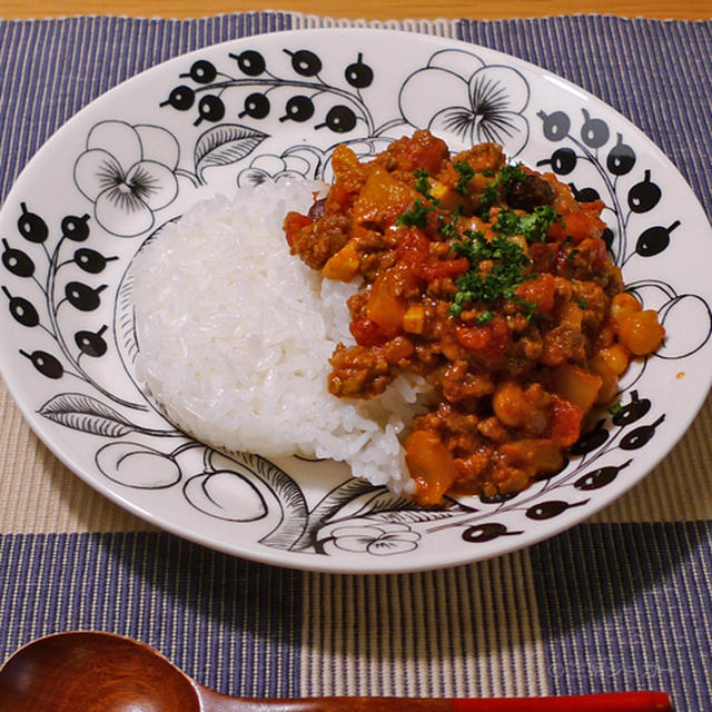 スパイスを使ってキーマカレー。