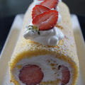 ふわふわイチゴのロールケーキ by makkiさん