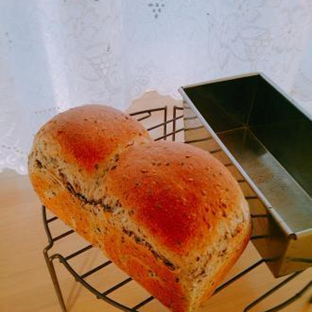 黒ごまミニ食パン♪ウインナーチーズトースト♪チョコバナナトースト♪