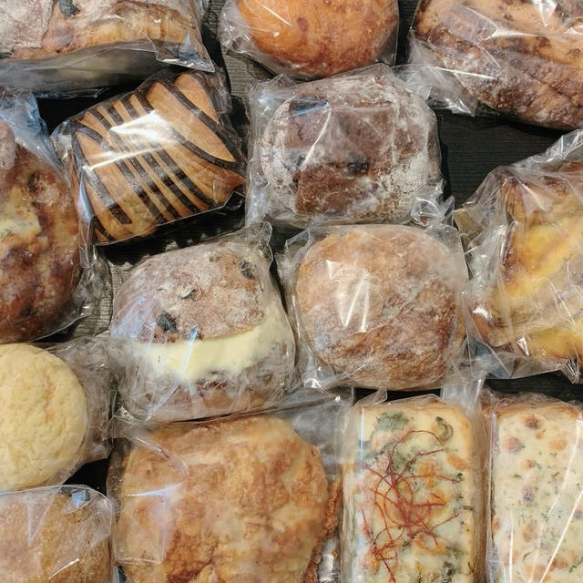 【福岡/通販】通販は35名待ち！ずっしりとした重いパンが美味しい。毎日食べたくなるカラダにやさしいパンをコンセプトに 国産小麦と合わせる素材になど、こだわったパン屋さんCONTINUE, (コンティニュー)
