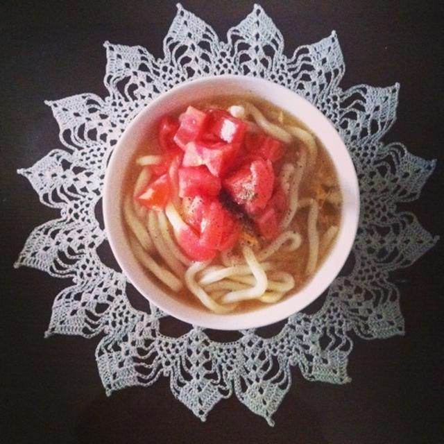 醤油味に飽きたら＊洋風トマ玉うどん