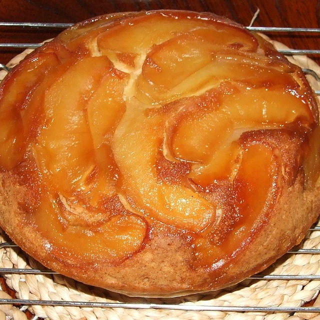 リンゴのケーキと晩御飯