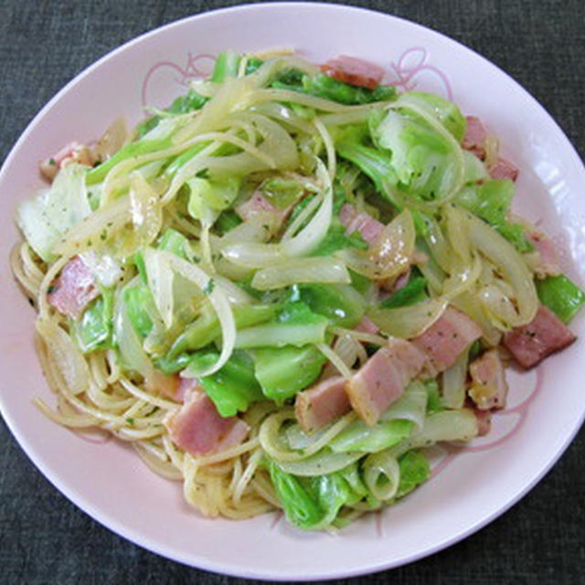 ベーコンと春キャベツのスパゲッティ