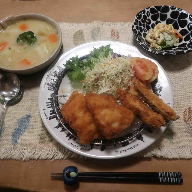 パンガシウスフライろミルクシチューの晩ご飯と　落ち葉の掃除♪