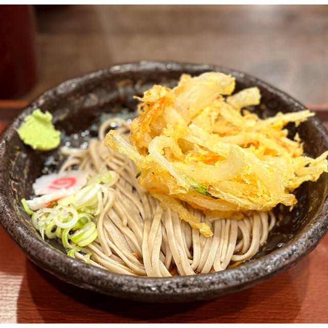 立ち蕎麦行脚「嵯峨谷神田小川町店の天ぷらそば冷」