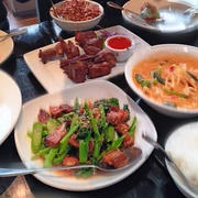 １９番ホールは   タイレストランへ