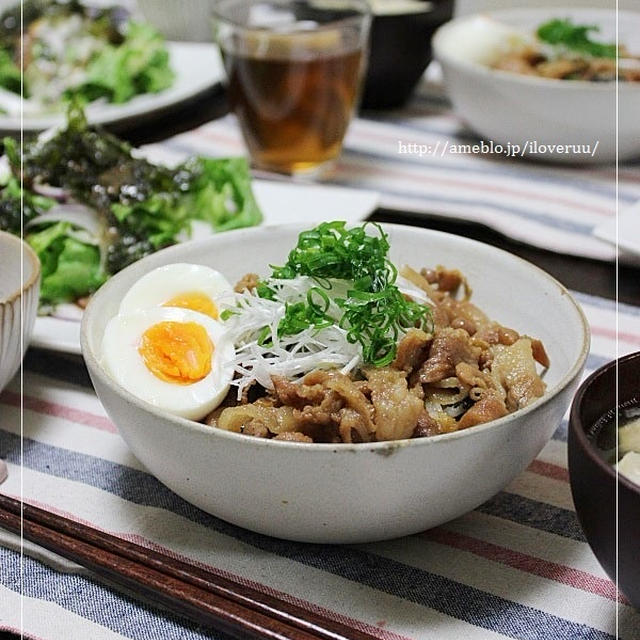 温泉卵とカメラの関係。～豚小間で作る楽々チャーシュー丼～