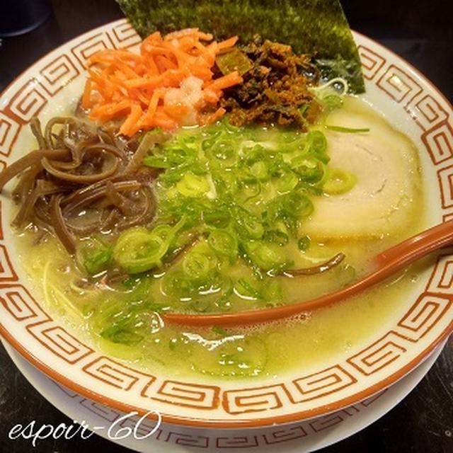 豚骨ラーメンと野菜たっぷり