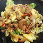 ひき肉と春キャベツのピリ辛野菜炒め（レシピ付）