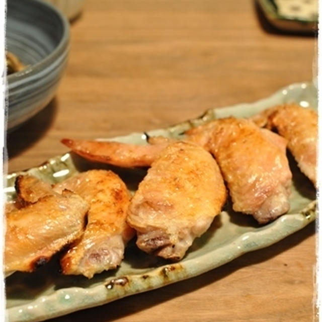 【手羽先の塩焼き、すぐきの煮物、里芋と烏賊の煮物など】
