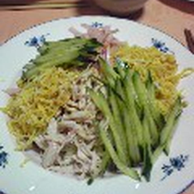 今年の初！冷やし中華・・・寒いです