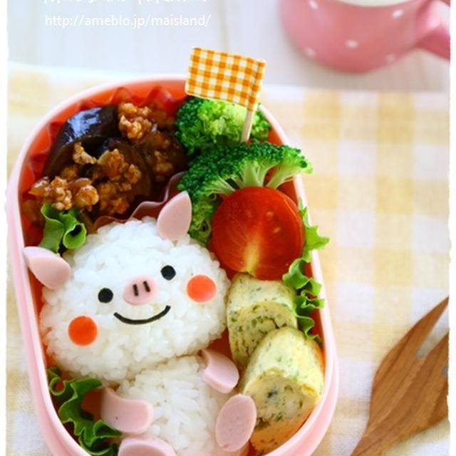 【まんまるほっぺのこぶたちゃん♪】