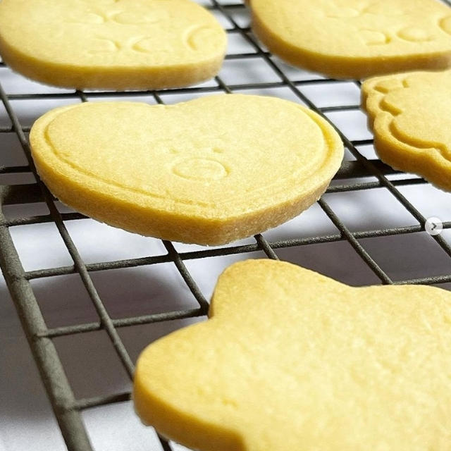 最高に美しく美味しいクッキーが焼けたよ〜。アイシング用