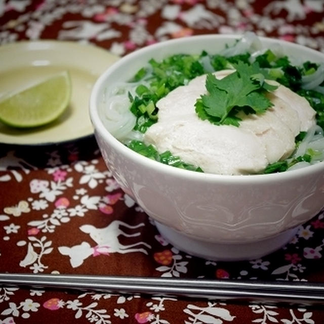 ベトナム風お米のヌードル、フォーガ―。