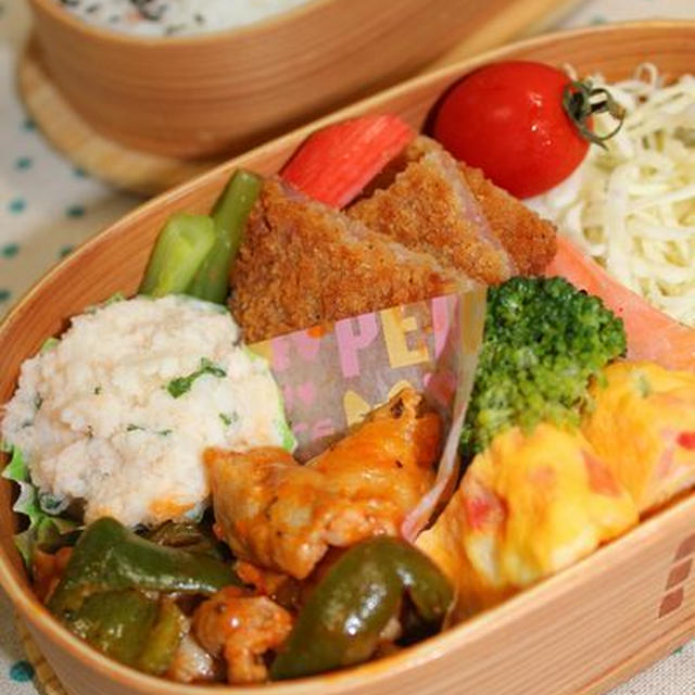 普通弁**豚こまチーズチャップ