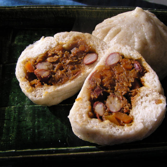 キドニービーンズの味噌カレー蒸しまん