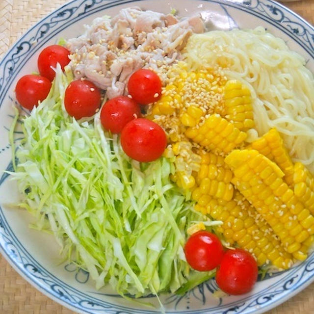 1／２日分以上の野菜が摂れる！嬬恋高原キャベツと豚しゃぶのごまだれ冷やし中華。