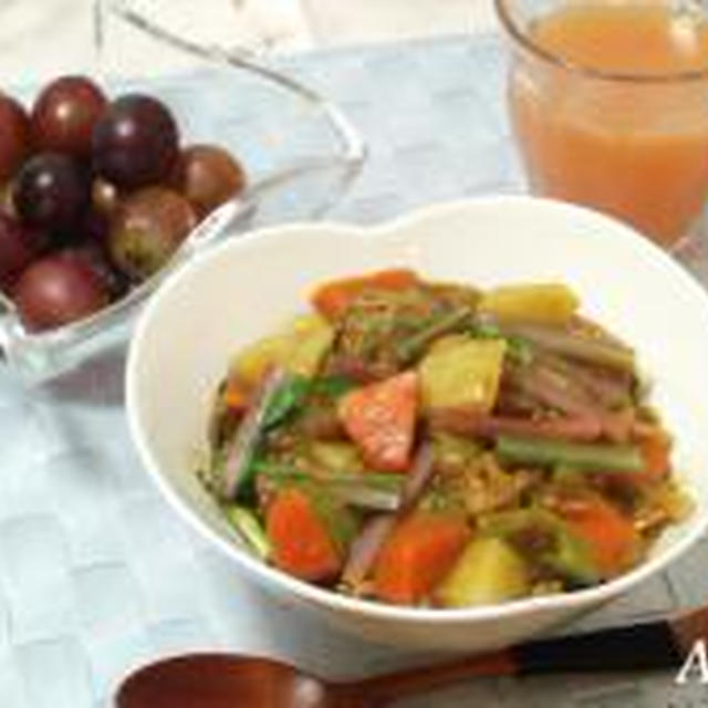 ☆葉っぱも茎も、野菜たっぷりカレー☆