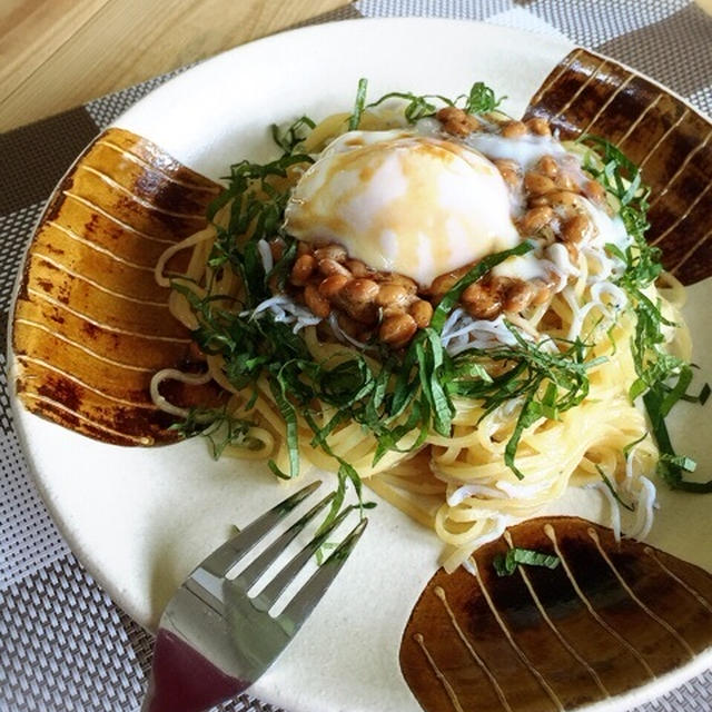 納豆としらすのガリバタ醤油パスタ♪ と 今日の占い。