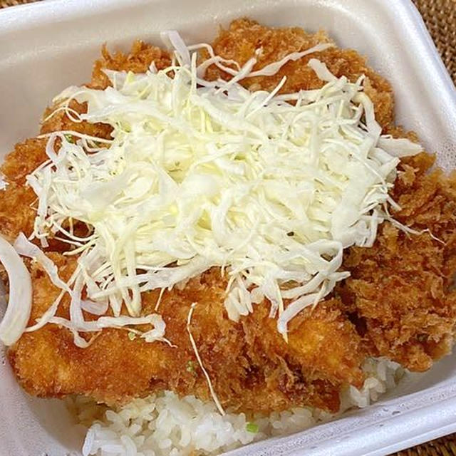 リピ・かつやのタレカツ丼はボリューミー