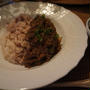今夜はお野菜たっぷりキーマカレー。 ひじきとお豆のサラダ。