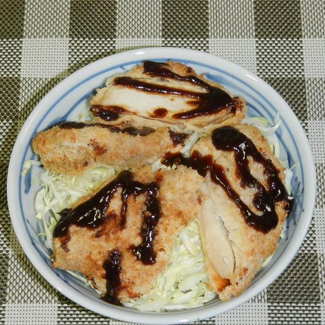 鶏胸肉の味噌カツ丼