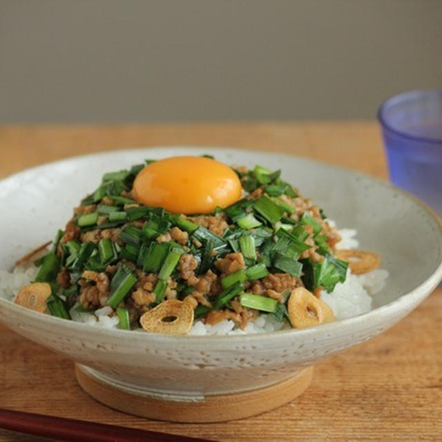 ニラ厚揚げ丼