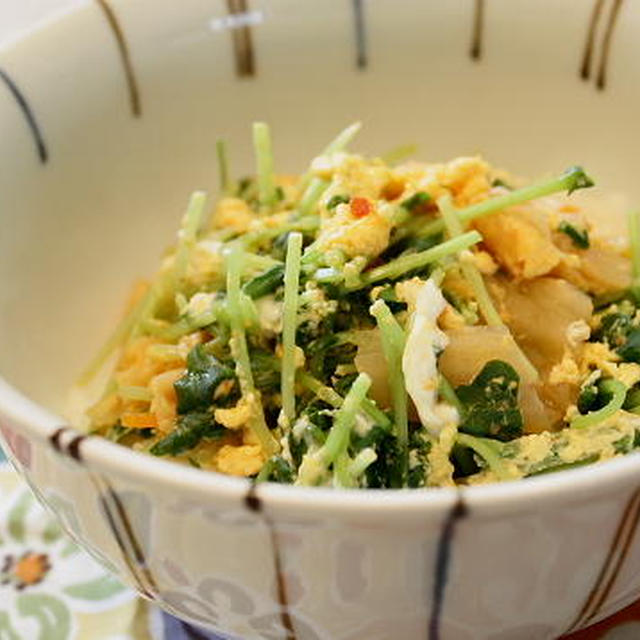 11/05/15　豆苗とキムチの卵とじ丼