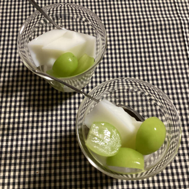 ケーキに行き詰まって自分ちは杏仁豆腐