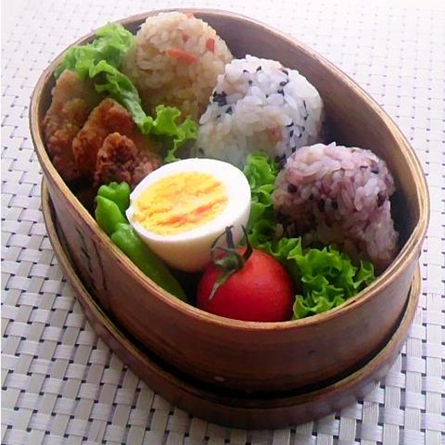 10.2　３色おむすびのお弁当