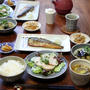 鶏ハムサラダと塩さばとちょこちょこおかず。