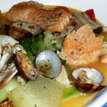 3割引の秋生鮭と3割引のワタリガニと3割引の冬瓜の香味シャンタンのアクアパッツァ風スープ