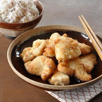 切り方次第で食べやすくなる鶏むね肉と、しっとりジューシー♡塩麹唐揚げ《節約＊簡単》