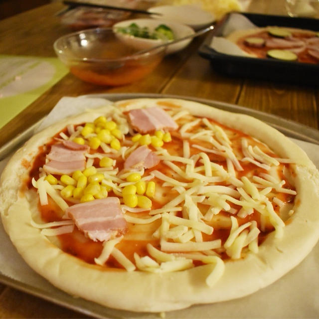 子供たちのピザ作り。。