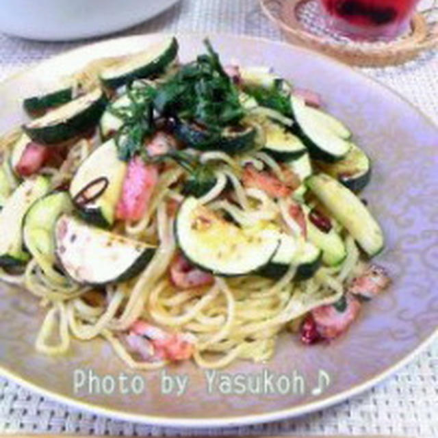 おひとりさまランチ☆ズッキーニと青じそのペペロン塩麹焼きそば☆手作りケーキ☆